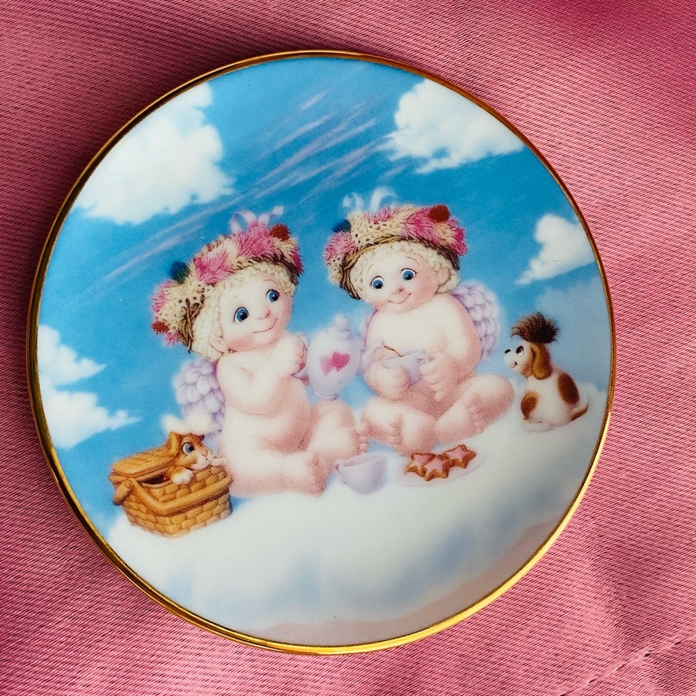 Charming Angelic Wall Plate with Gold Trim